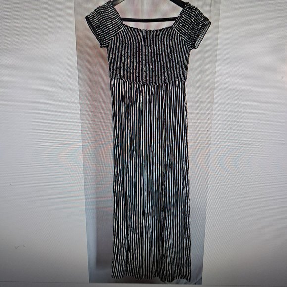 RICKI'S smocked dress Sz 6 MAXI DRESS cold shoulders COTTAGE COASTAL ROMANTIC - Picture 1 of 10